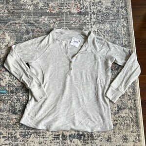 American Eagle Gray Ribbed Long Sleeve Henley Top